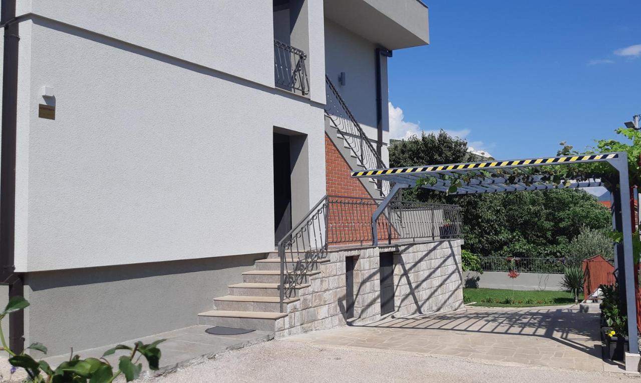 Avisi Home Trebin Dış mekan fotoğraf